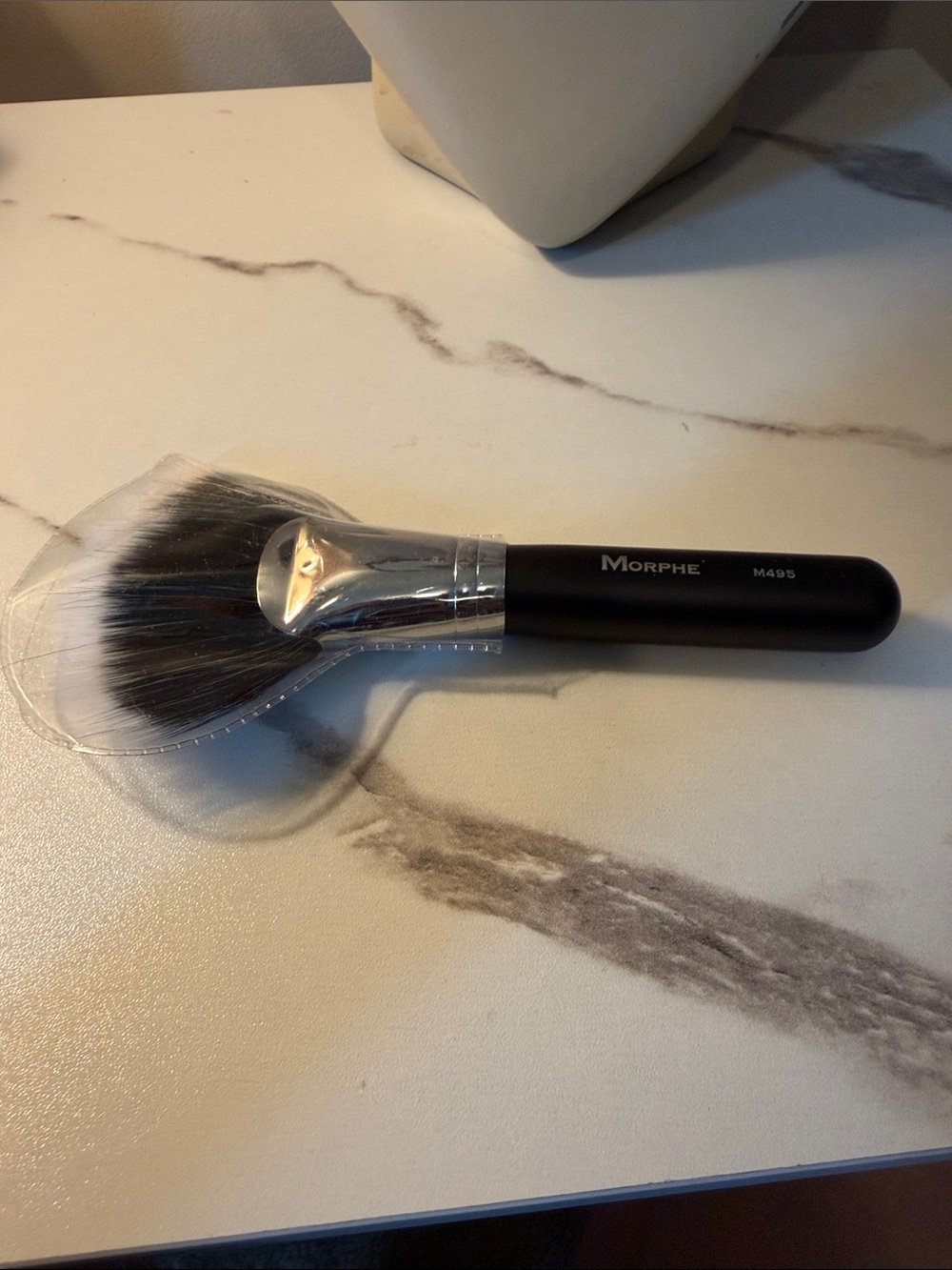 Morphe Black Handle Fan Brush with White-Tipped Bristles